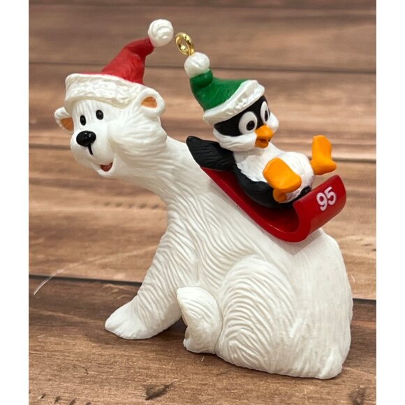 1995 HALLMARK KEEPSAKE ORNAMENT QX6117 POLAR COASTER BEAR PENGUIN ON SLED - Picture 4 of 10